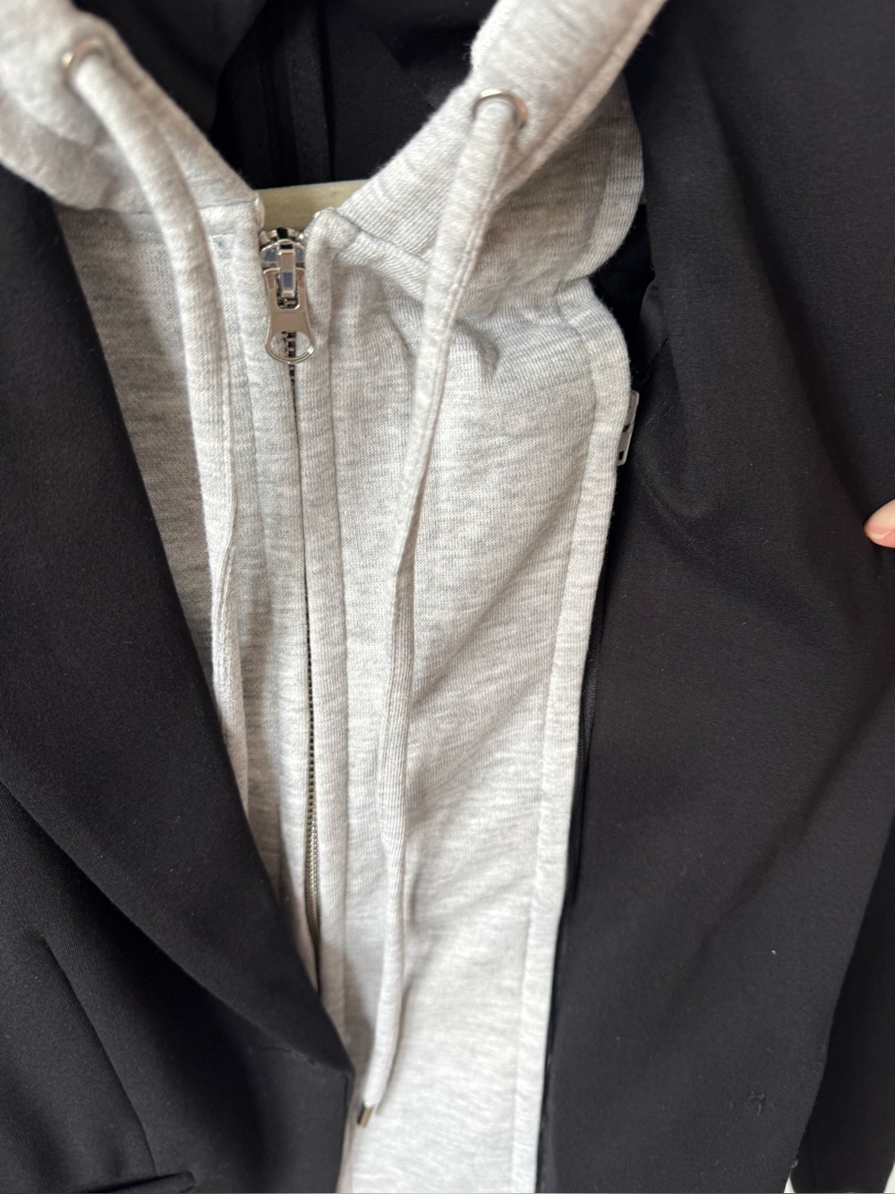 Evereve Jones St Blazer with removable hoodie - Picture 6 of 12